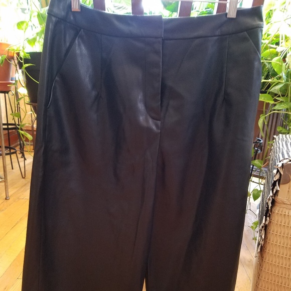 Top Shop Faux Leather Shorts Size 10 - Picture 3 of 8